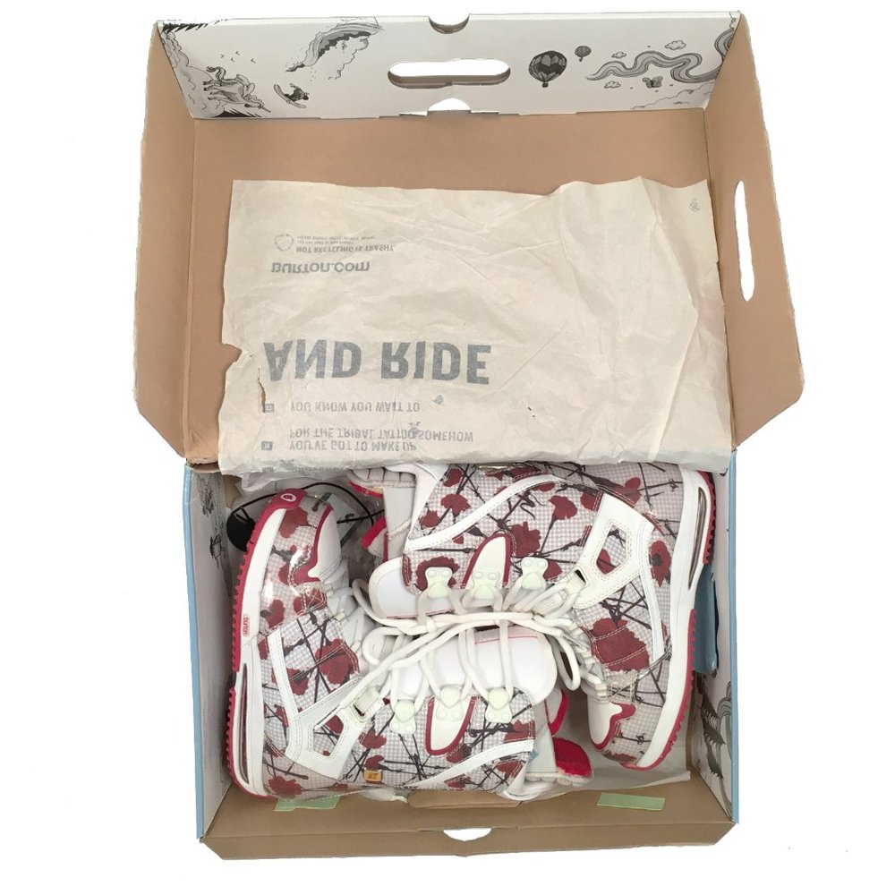 NEW Burton Sapphire Womens Snowboard Boots!  White & Red Floral  Size 5 or 6